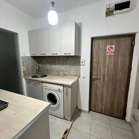 Bright & Beautiful In Prime Location Walk To Everything Apartman