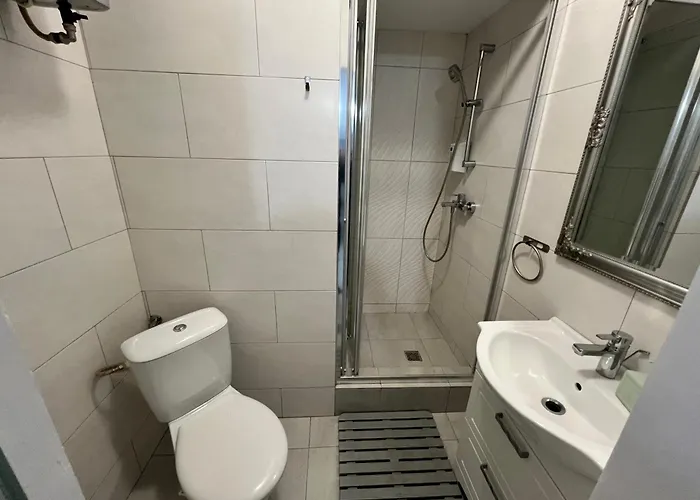 Bright & Beautiful In Prime Location Walk To Everything Apartamento