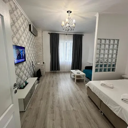 Bright & Beautiful In Prime Location Walk To Everything بوخارست